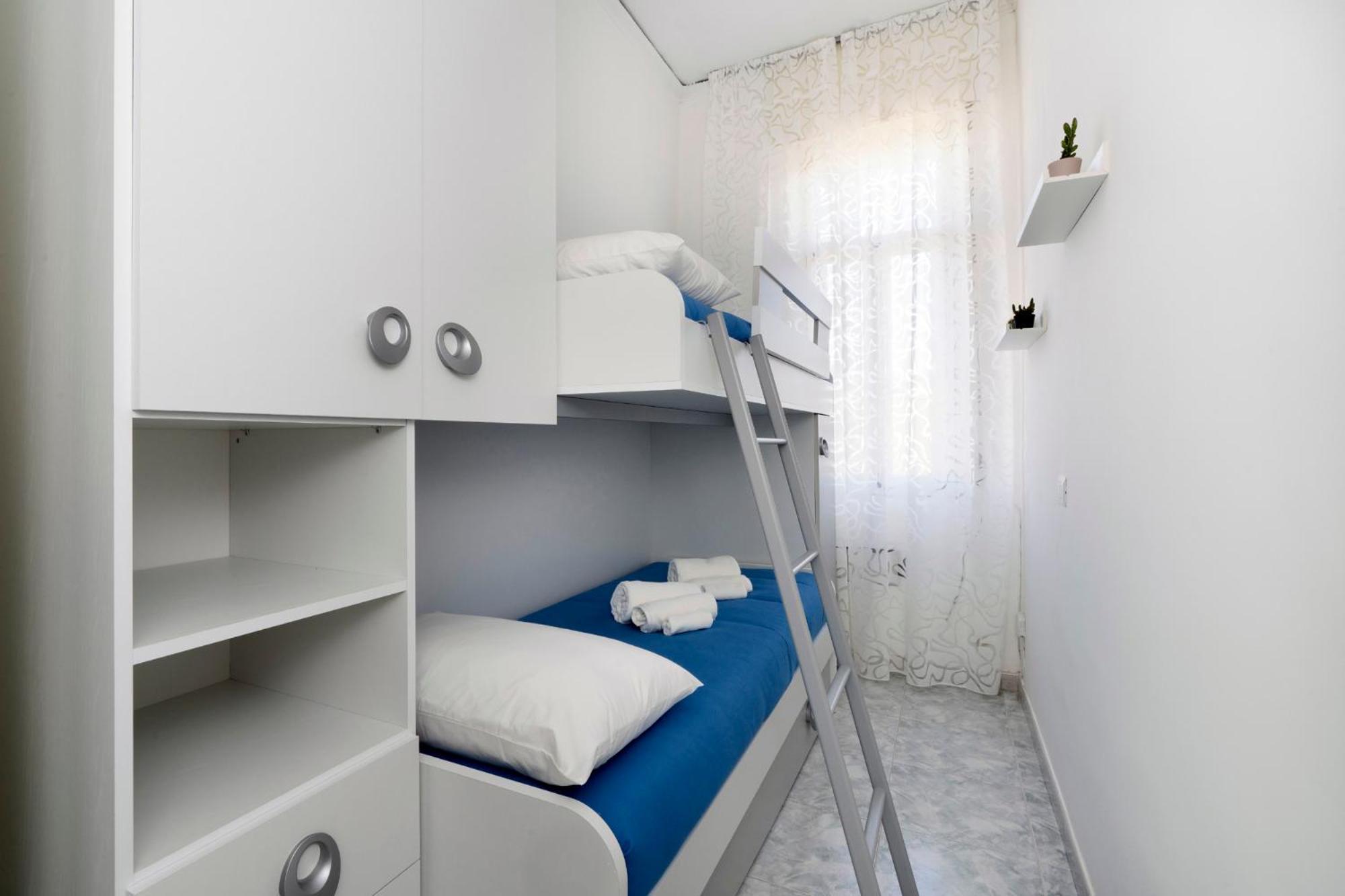 Vista Duomo Apartment Napoli Bagian luar foto