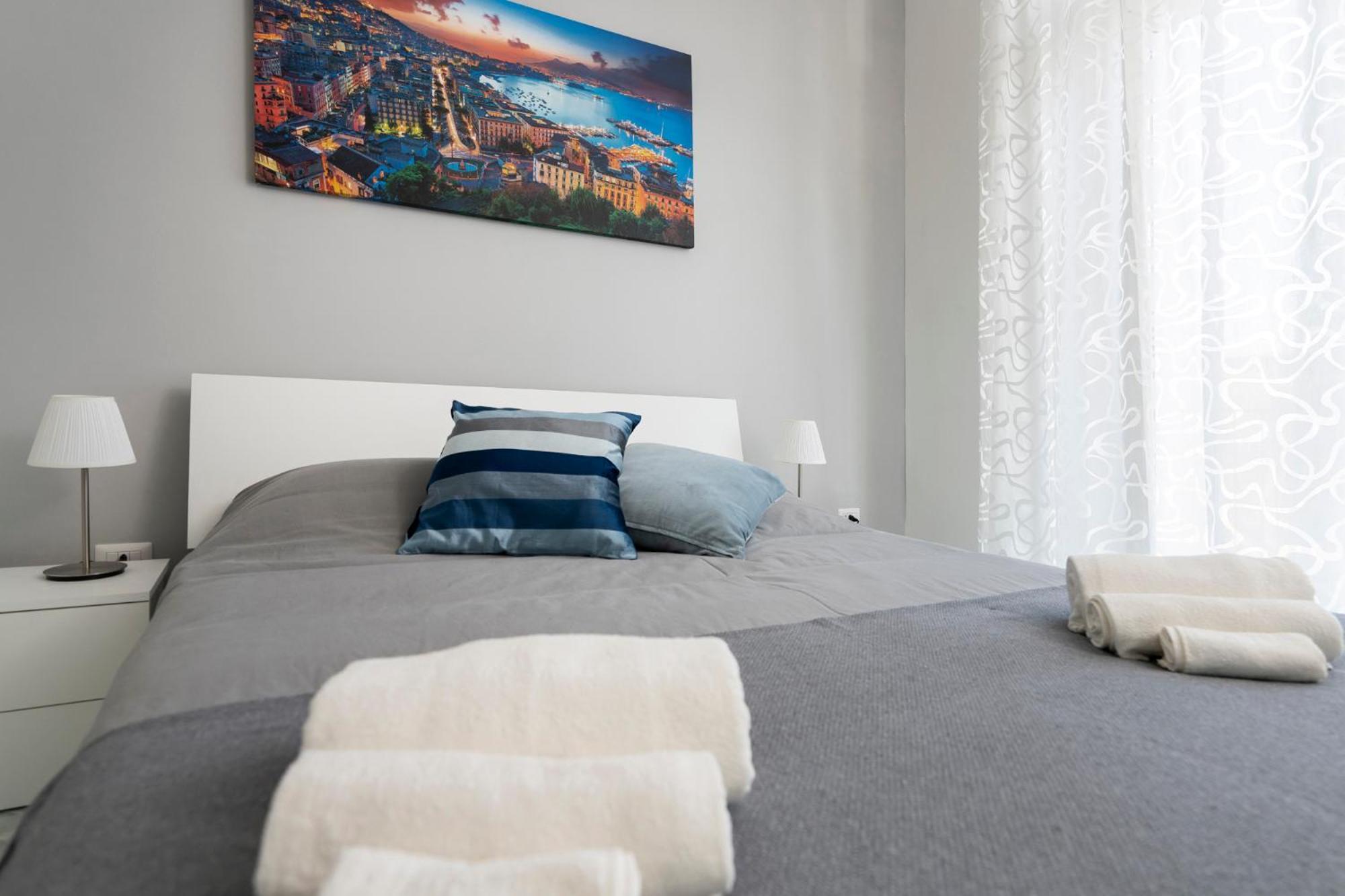 Vista Duomo Apartment Napoli Bagian luar foto