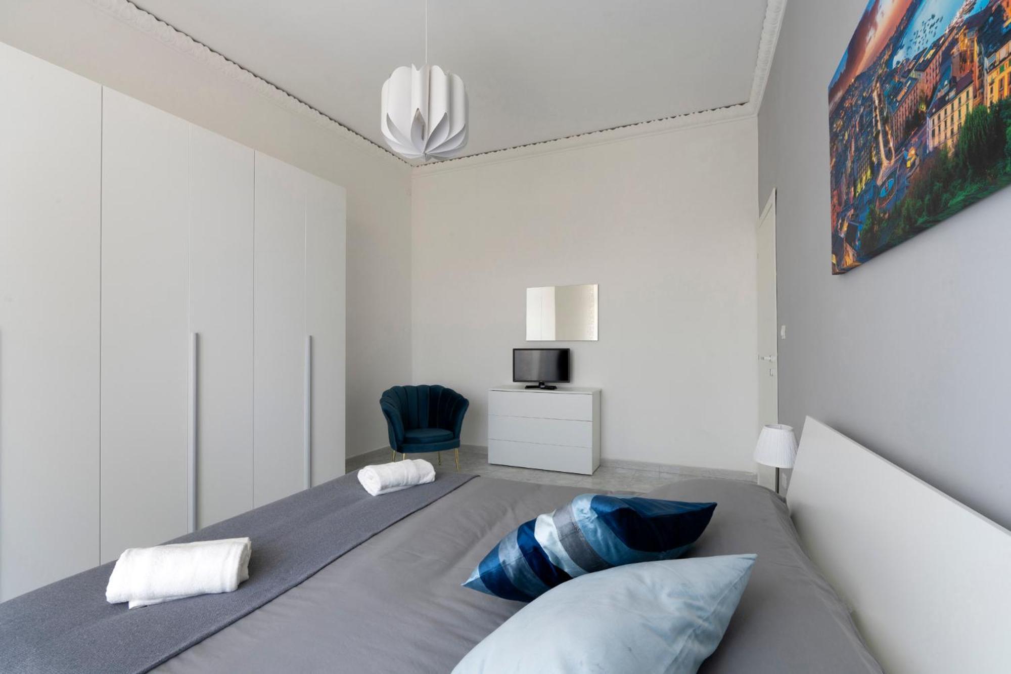 Vista Duomo Apartment Napoli Bagian luar foto