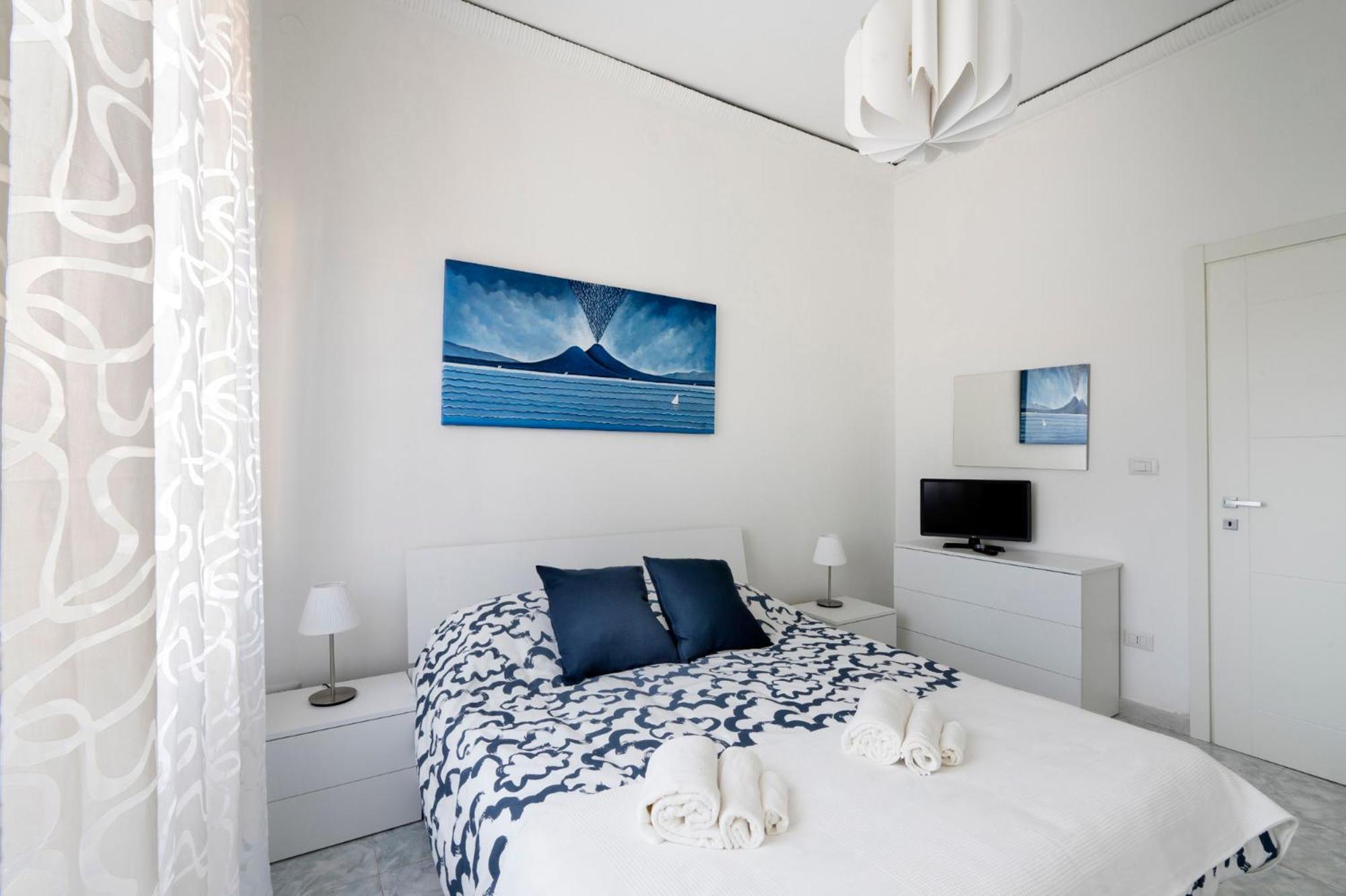 Vista Duomo Apartment Napoli Bagian luar foto