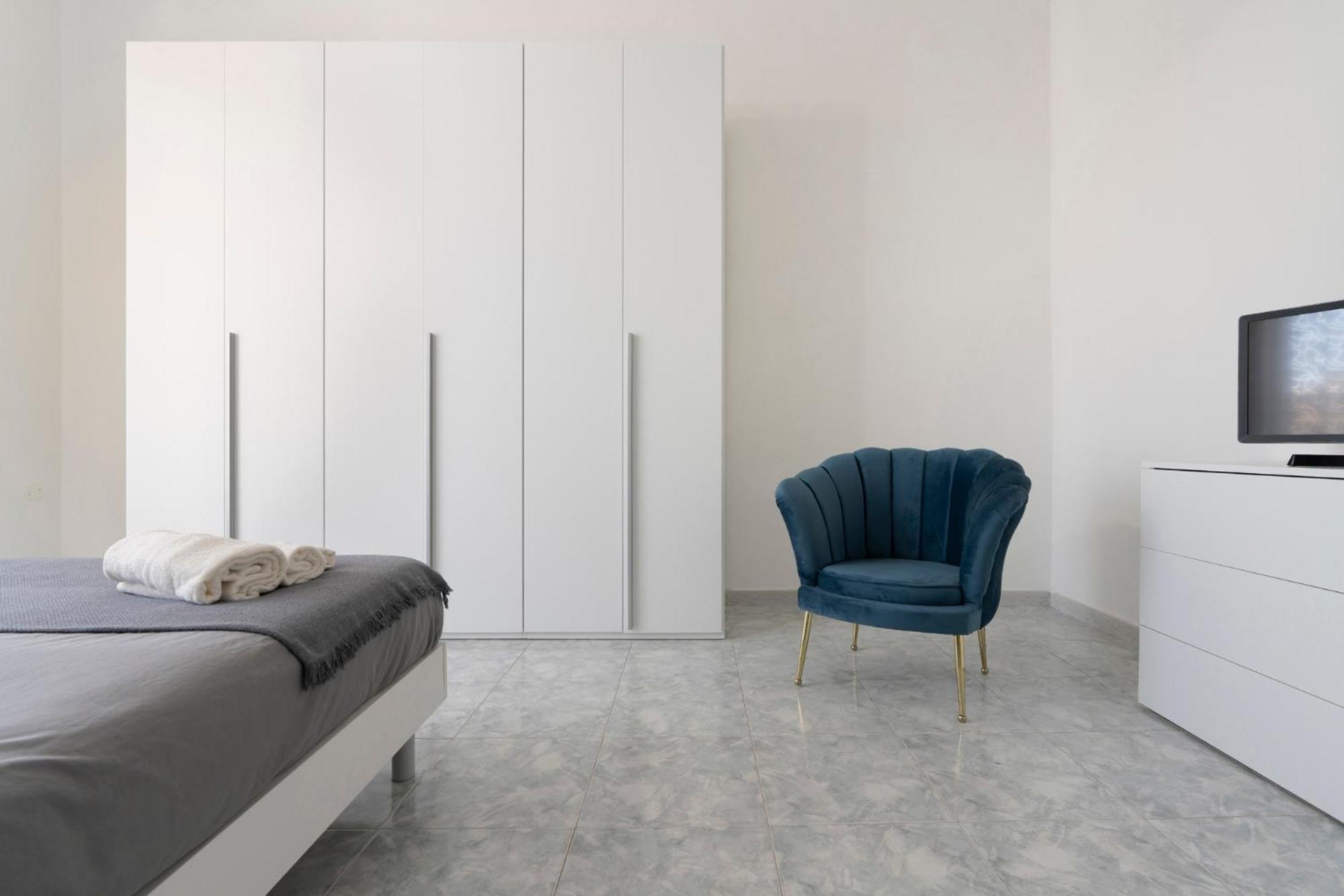Vista Duomo Apartment Napoli Bagian luar foto