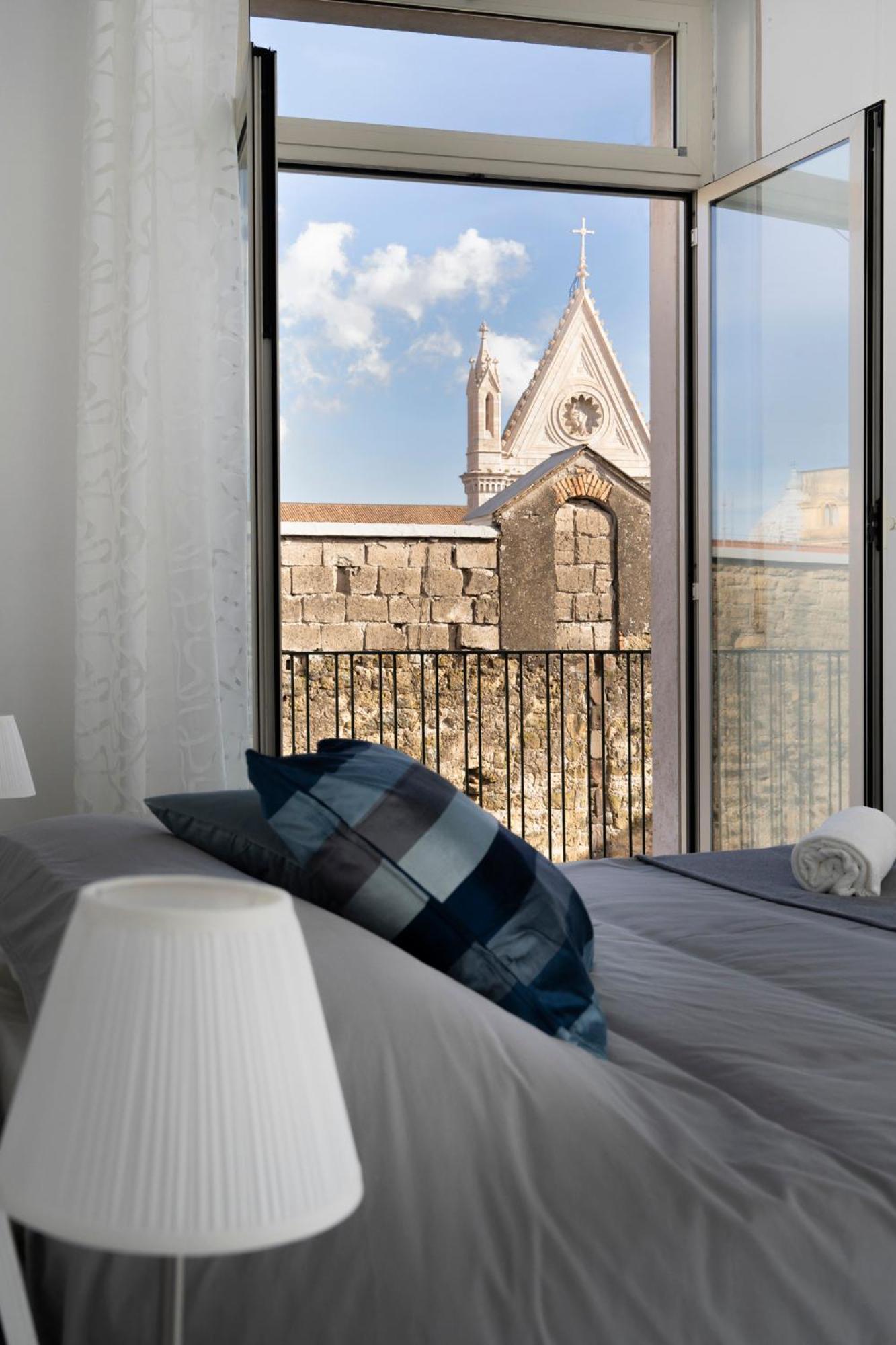 Vista Duomo Apartment Napoli Bagian luar foto